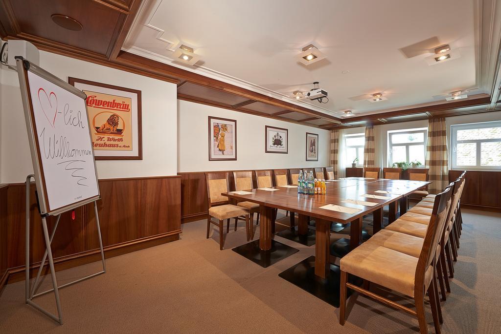 Brauereigasthof Zum Loewenbraeu Adelsdorf Екстериор снимка
