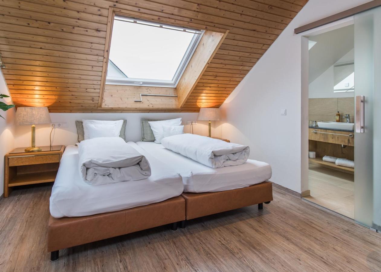 Brauereigasthof Zum Loewenbraeu Adelsdorf Екстериор снимка