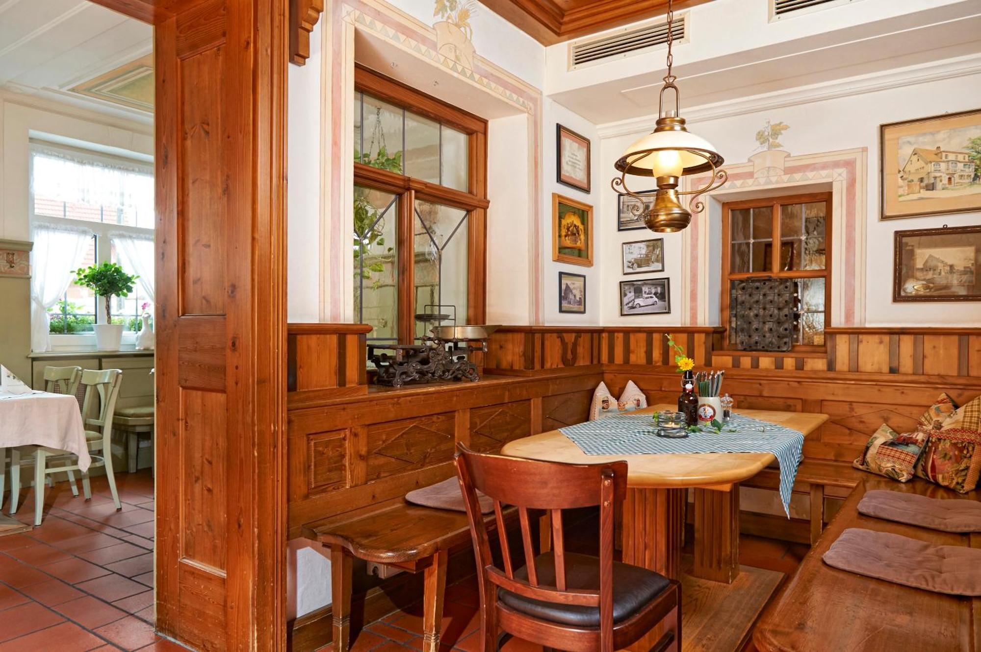 Brauereigasthof Zum Loewenbraeu Adelsdorf Екстериор снимка