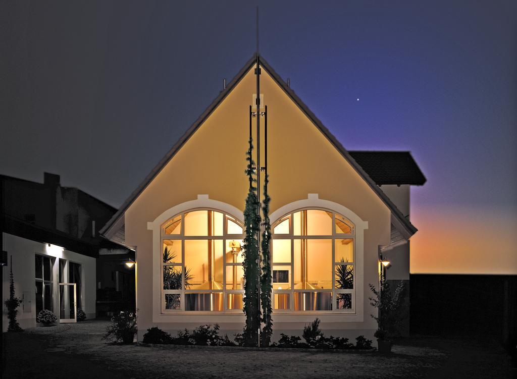 Brauereigasthof Zum Loewenbraeu Adelsdorf Екстериор снимка