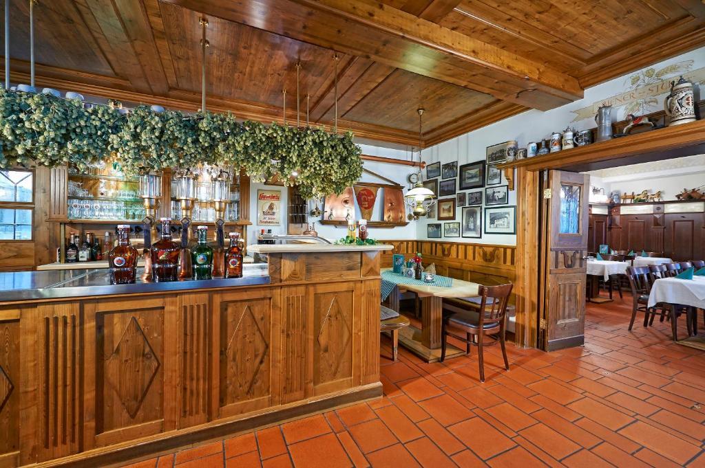 Brauereigasthof Zum Loewenbraeu Adelsdorf Екстериор снимка